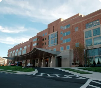 Allina United Hospital exterior building | Maplewood MN