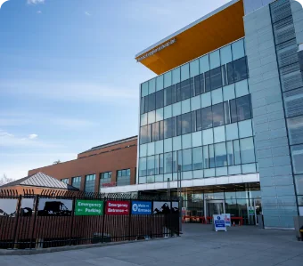 M Health Fairview Woodwinds Hospital exterior building | Maplewood MN